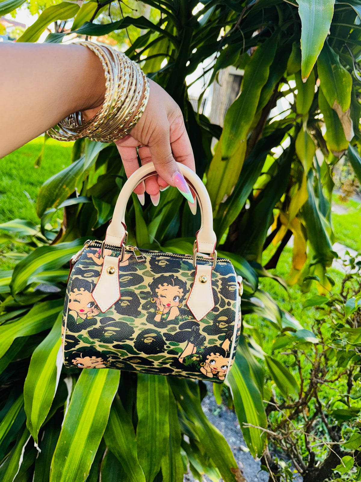 Betty speedy pre order